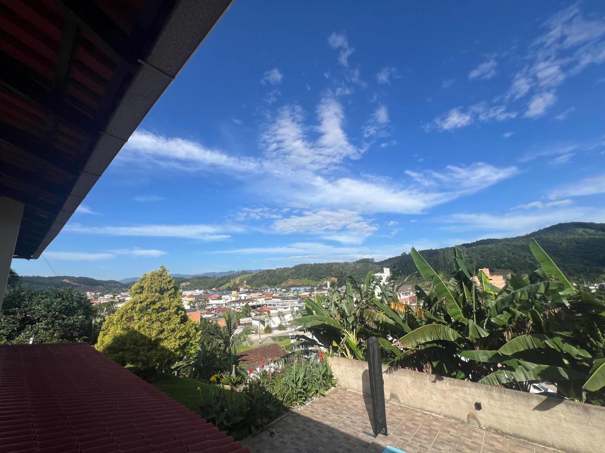 Casa Com Visao Panoramica No Centro De Nova Trento Apartman Kültér fotó