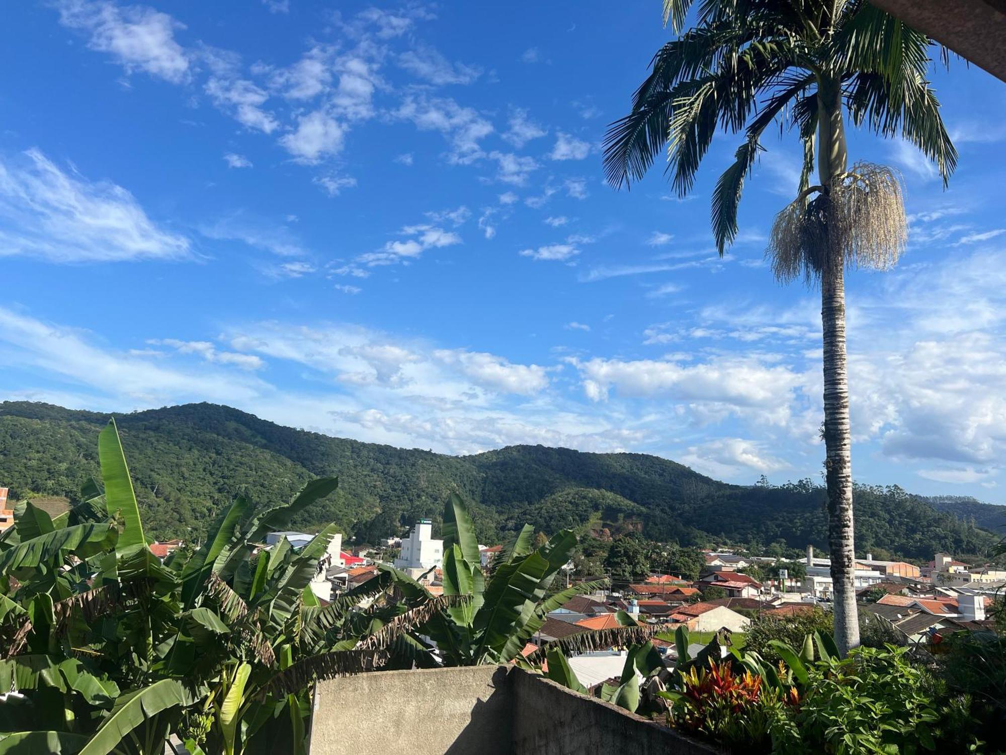 Casa Com Visao Panoramica No Centro De Nova Trento Apartman Kültér fotó